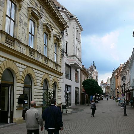 Sunny City Center Печ Экстерьер фото