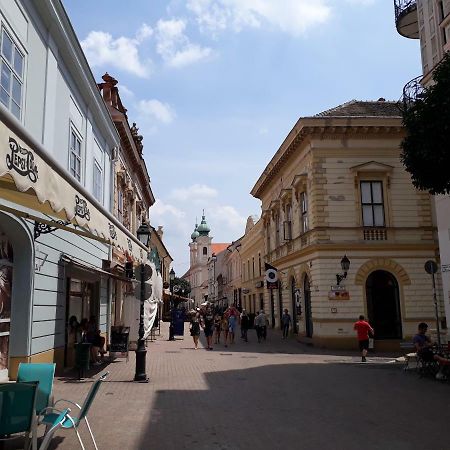 Sunny City Center Печ Экстерьер фото