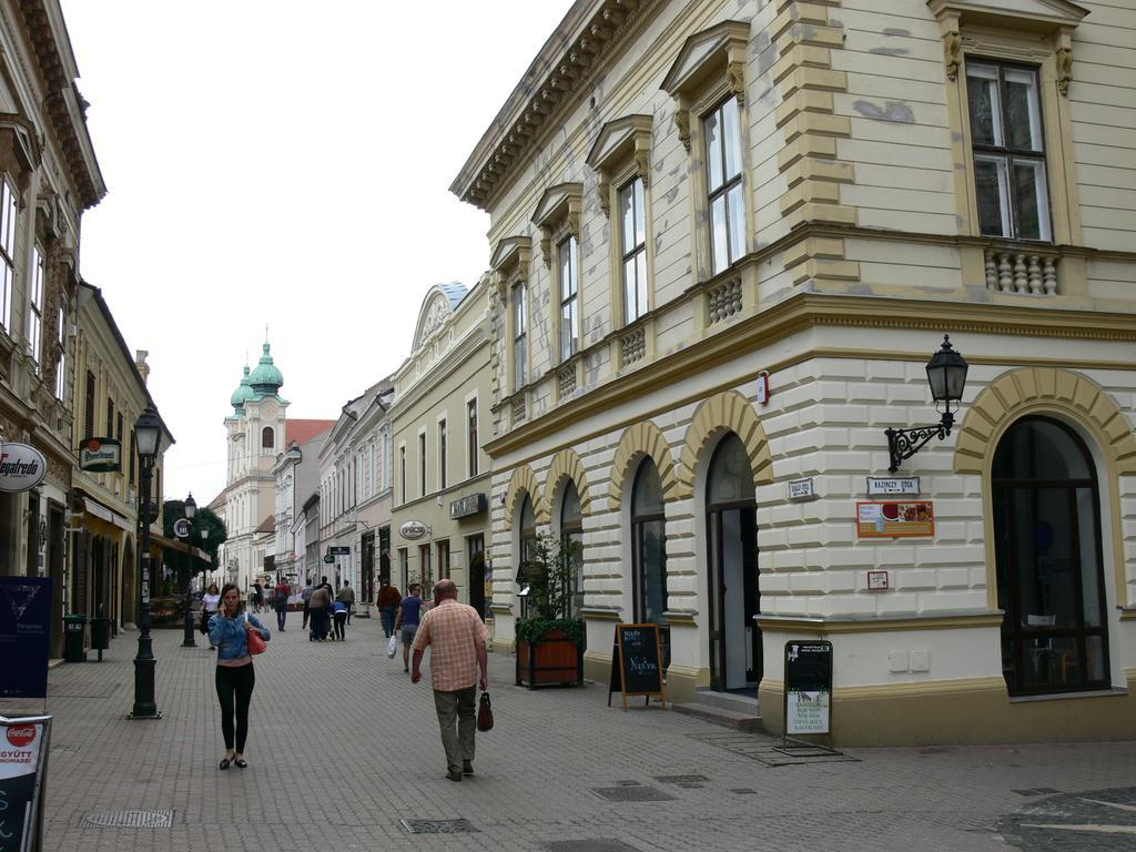 Sunny City Center Печ Экстерьер фото