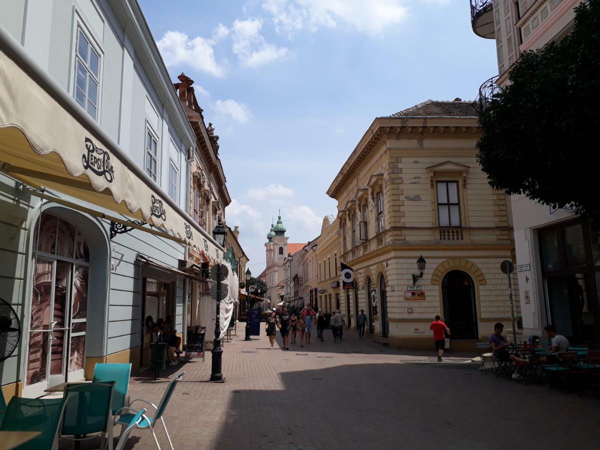 Sunny City Center Печ Экстерьер фото