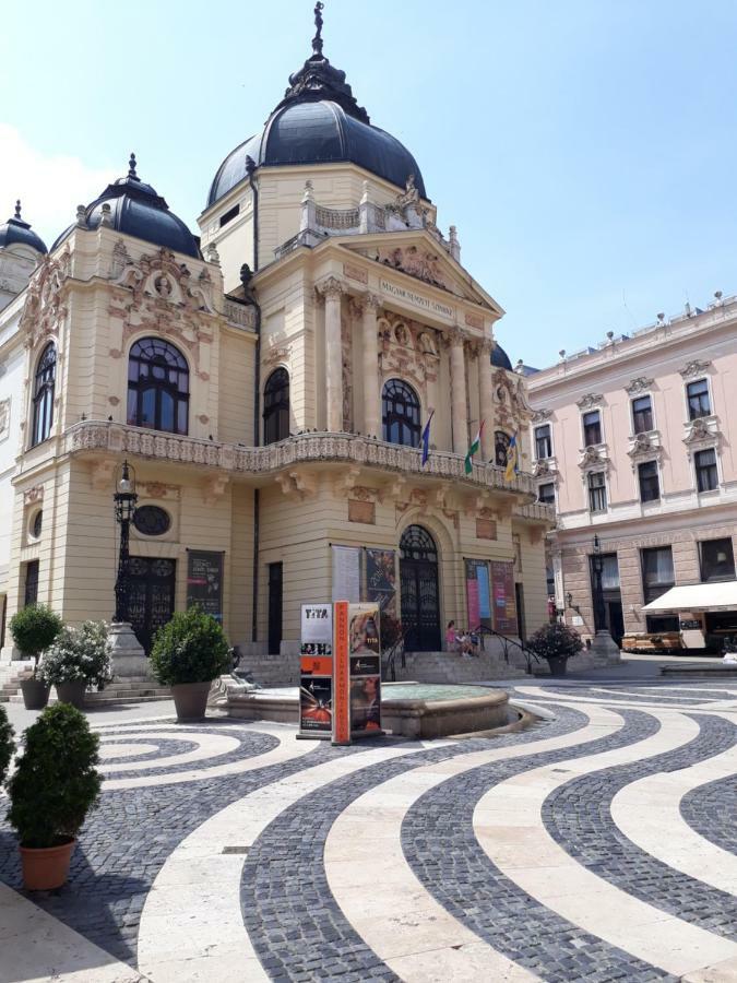 Sunny City Center Печ Экстерьер фото
